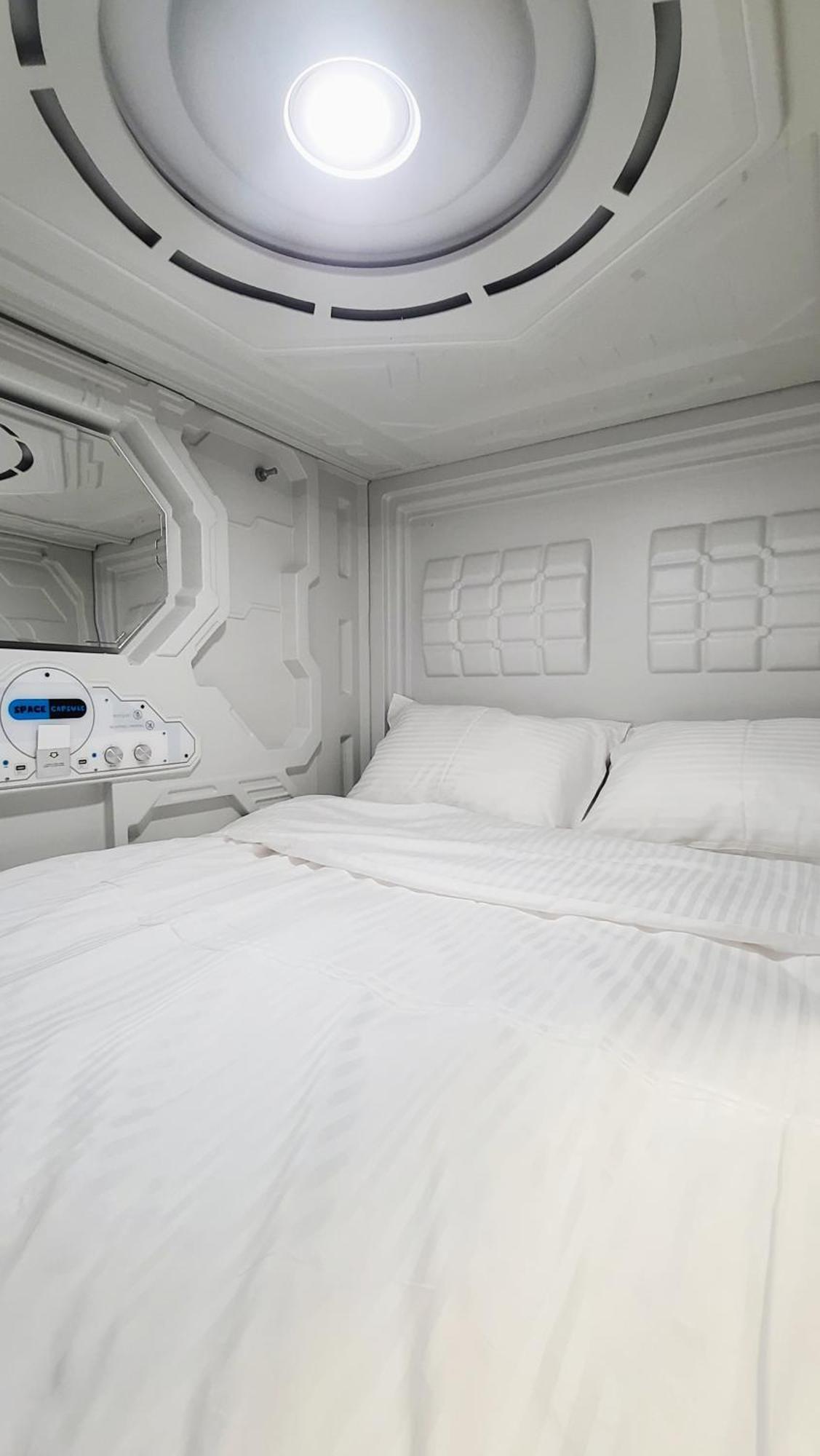 Capsula Hotel Yerevan Bagian luar foto