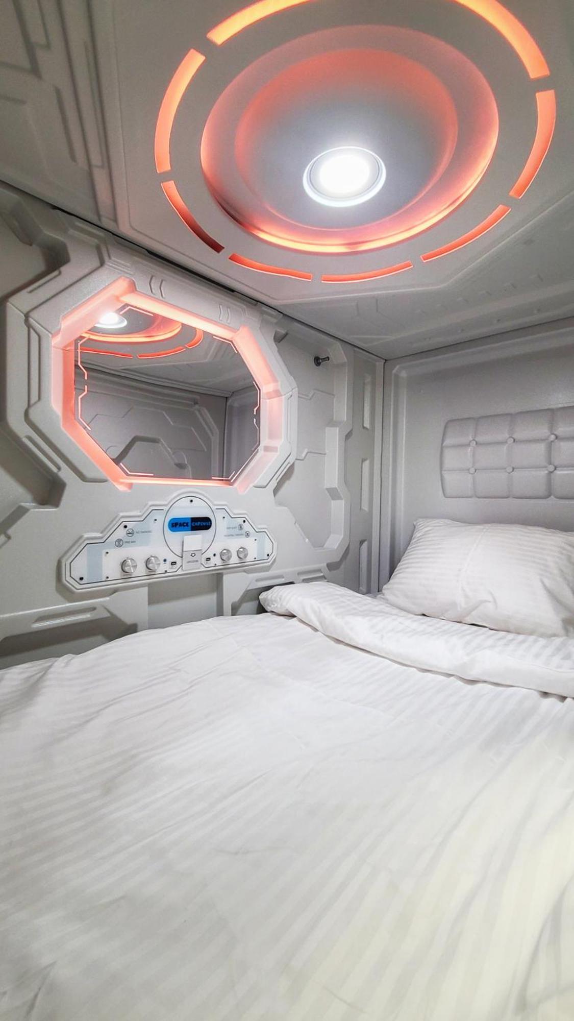 Capsula Hotel Yerevan Bagian luar foto