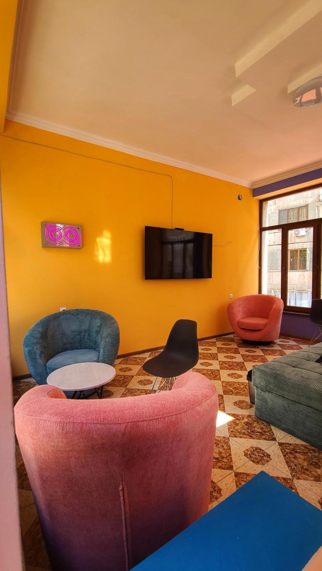 Capsula Hotel Yerevan Bagian luar foto
