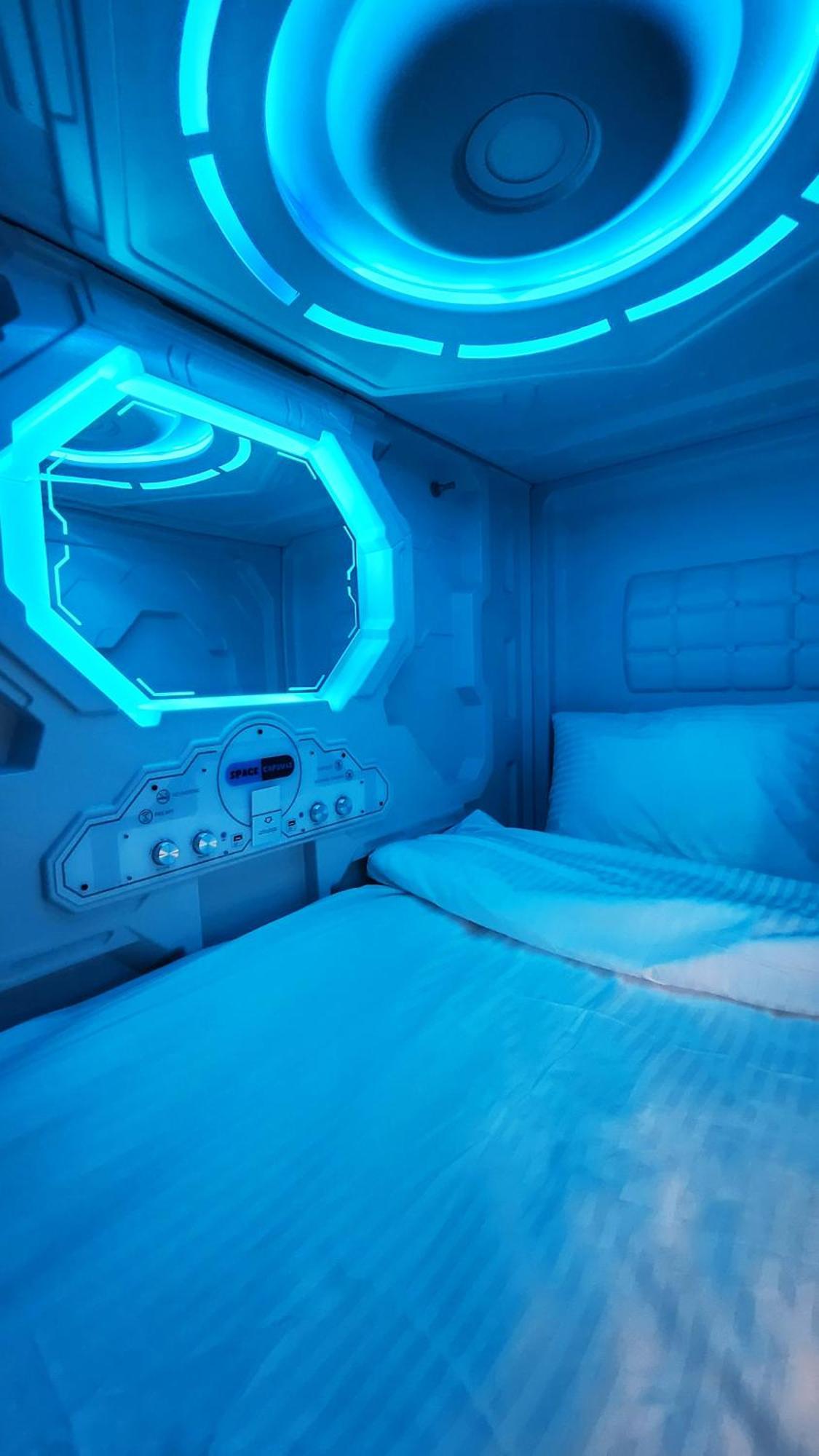 Capsula Hotel Yerevan Bagian luar foto