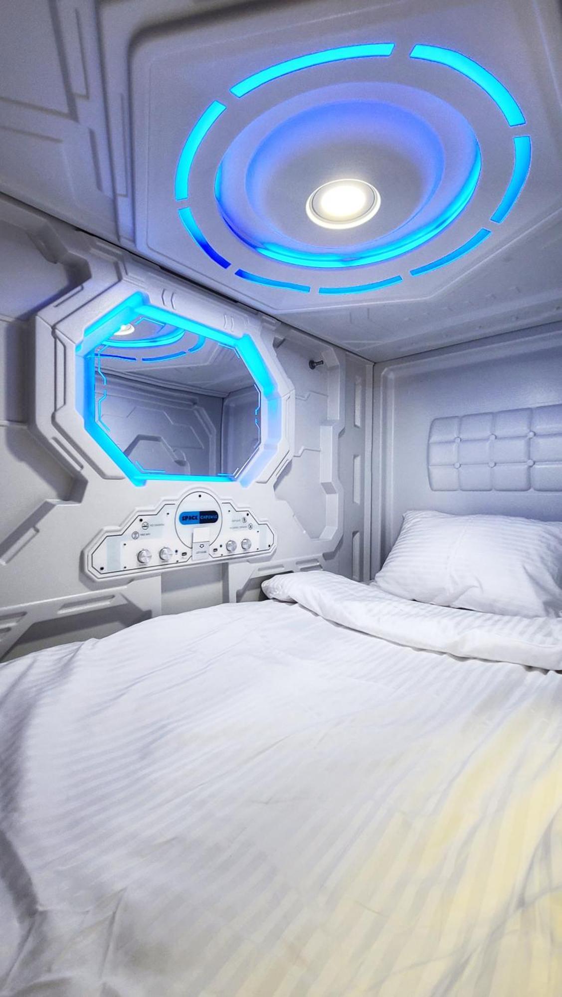 Capsula Hotel Yerevan Bagian luar foto